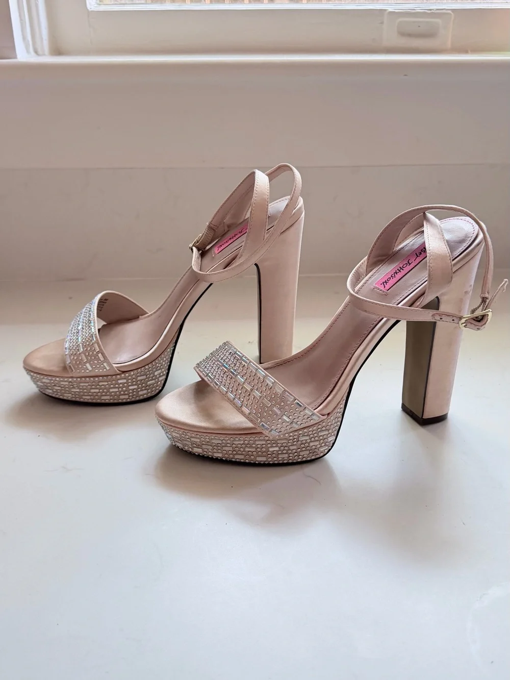 Betsey Johnson gorgeous betsey